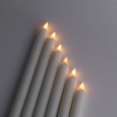 Nahaufnahme der beweglichen 3D-Flamme einer Velora Flamme Kerze